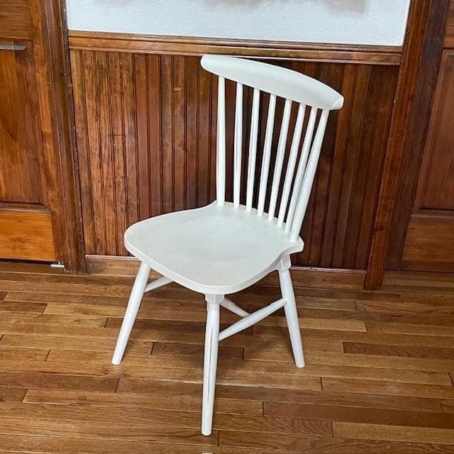 【北欧風】ホワイト木製ウィンザーチェア/スピンドルチェア ☆ インテリアの彩にも
