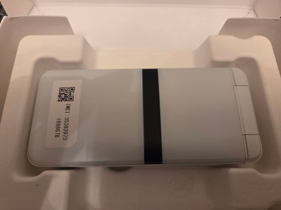 ★新品同様★docomo DIGNO ケータイ KY-42C 白 携帯電話