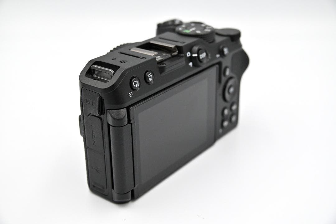 コン Z30 ミラーレス一眼カメラ　ウィンドマフ付き　ショット数7321