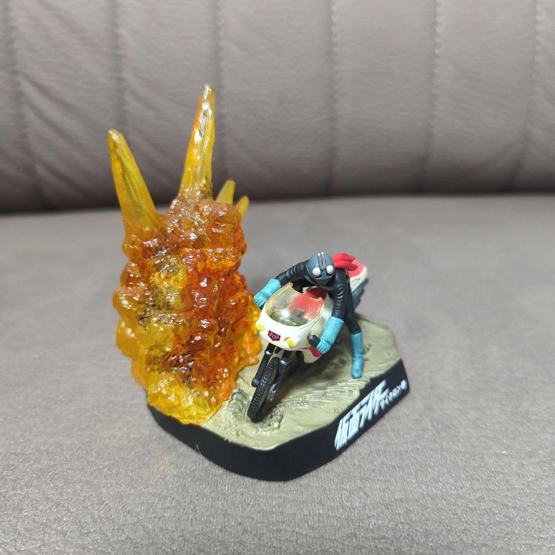仮面ライダー バイクフィギュア 爆発エフェクト付き