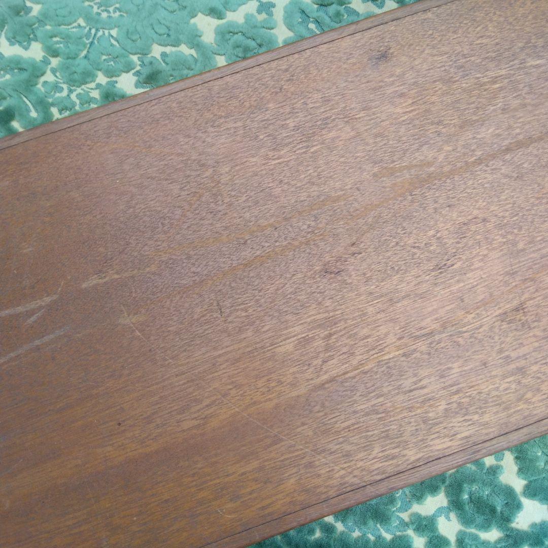 古い蓋付き木箱