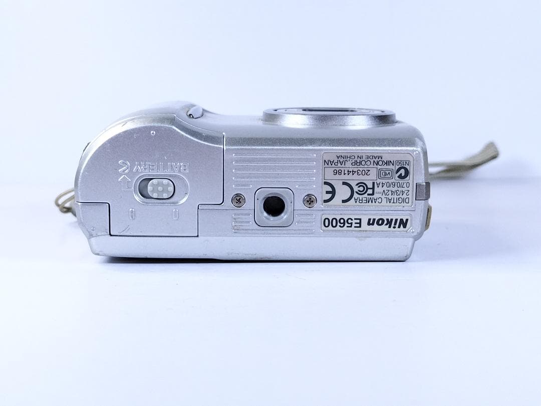 動作品 箱付き ニコン COOLPIX 5600 オールドコンデジ デジカメ