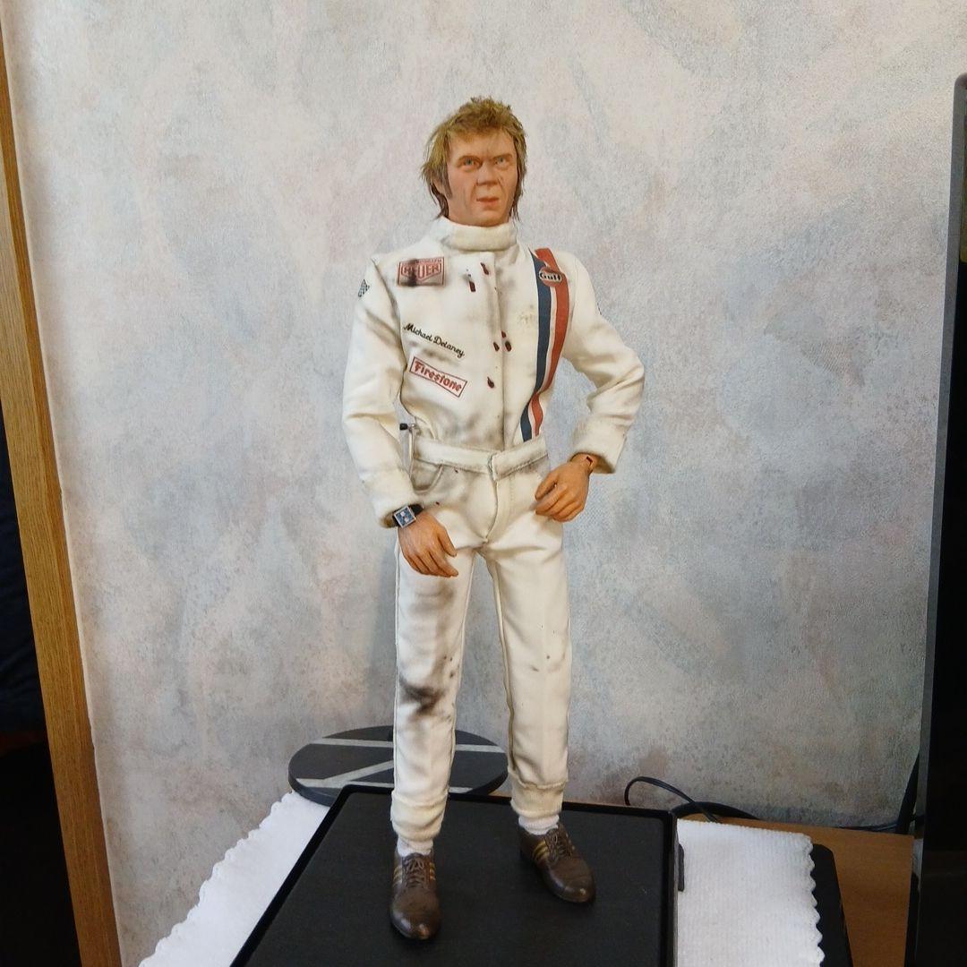 スティーブ・マックイーン 栄光のル・マン 1/6アクションフィギュア