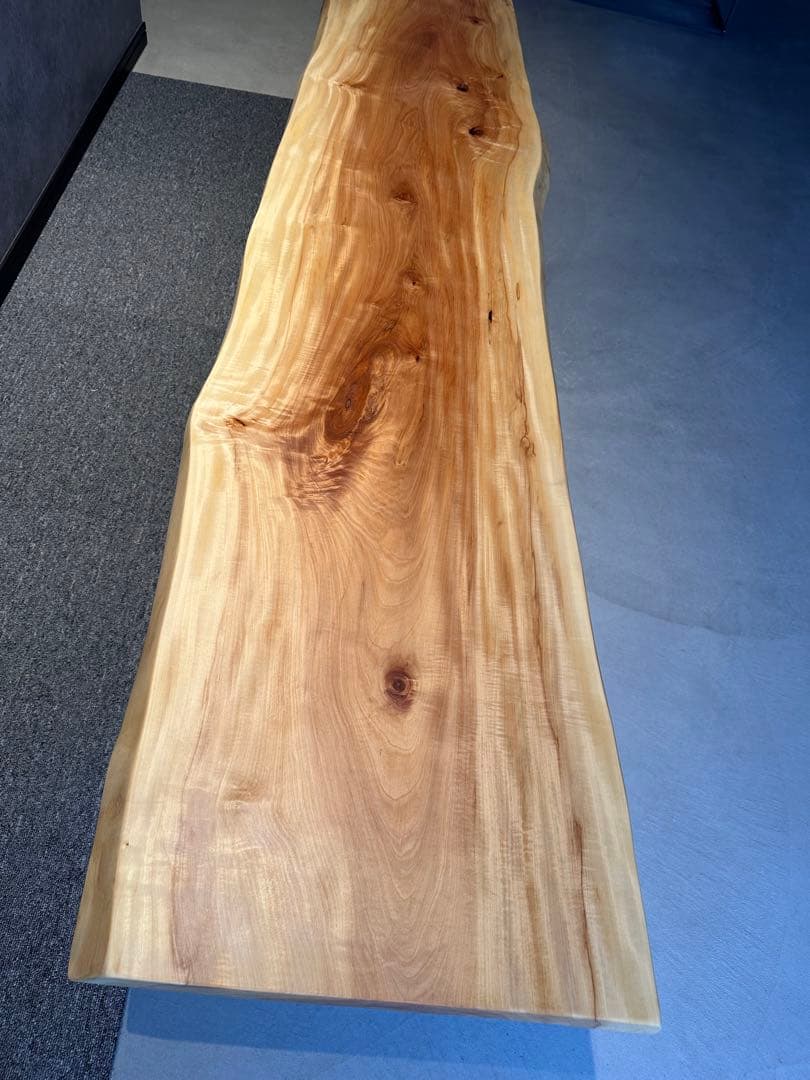 栃（トチ）　一枚板　テーブル　ベンチ　ディスプレイ　店舗什器　黒皮鉄脚　アイアン