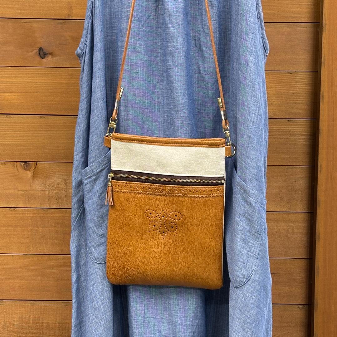 本革×帆布 サコッシュ 茶 蝶柄 金具色ゴールド ショルダーバッグ
