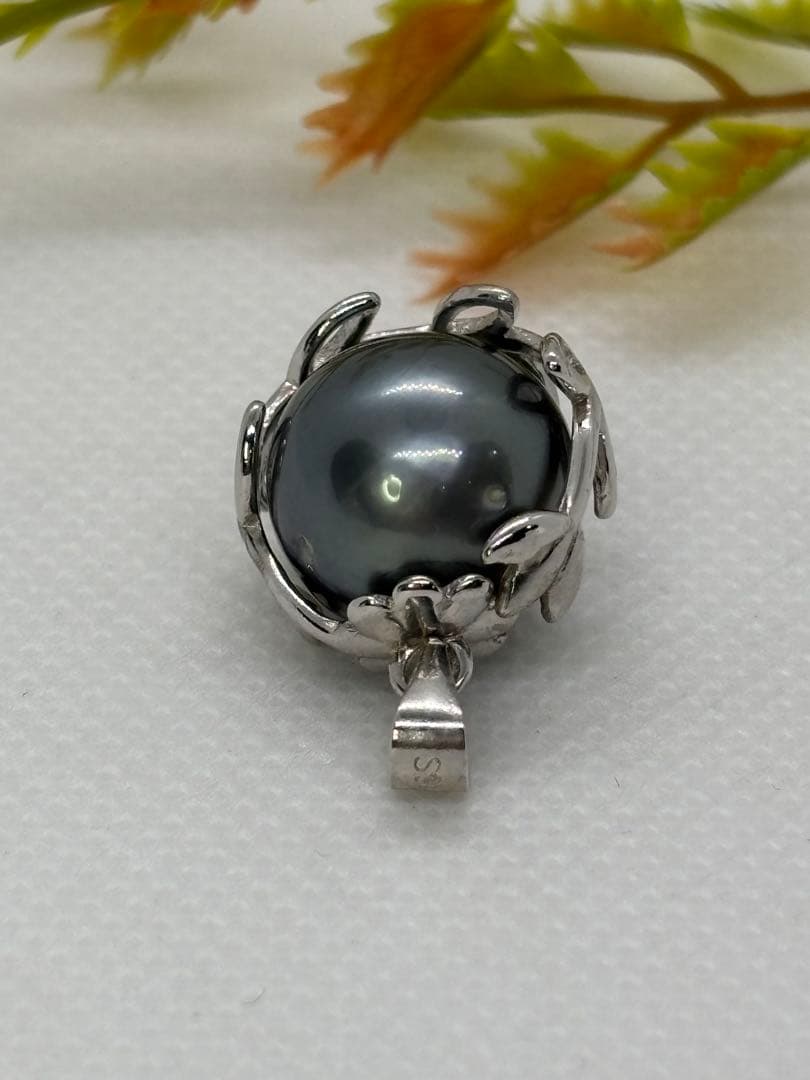 南洋黑蝶真珠　タヒチカラー13.23mm ペンダントネックレス 新品（N613）