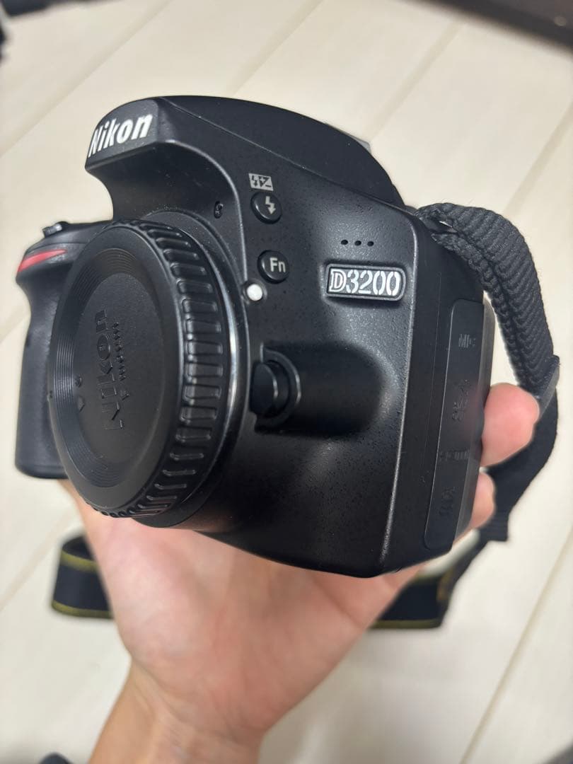 デジタルー眼レフ NIKON D3200