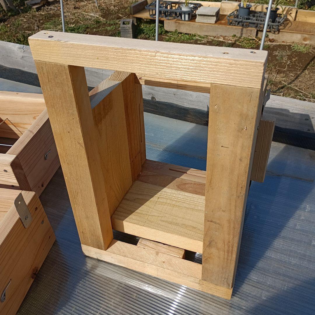 日本蜜蜂の巣箱　26.01