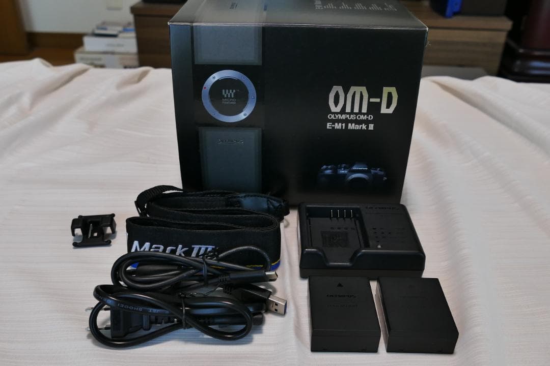 新品同様 OLYMPUS E-M1 MarkⅢ シャッター回数1264！