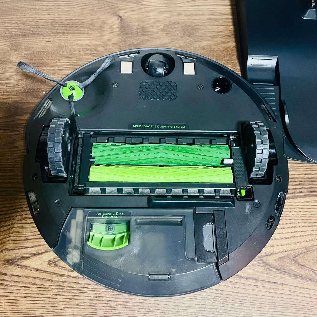iRobot Roomba j7+ 自動ゴミ収集機能付き