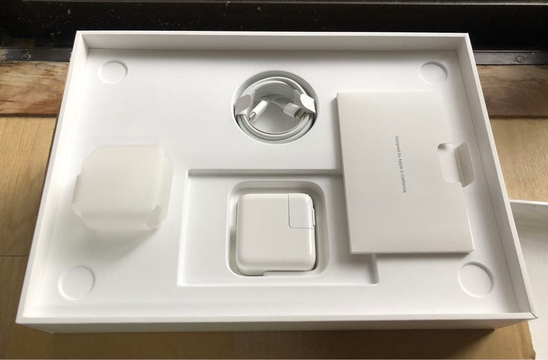 【美品】Macbook Air 2020 M1 8コア 256GB メモリ8GB