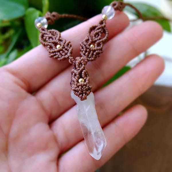 水晶ポイント・ヒマラヤローズクォーツ　マクラメ編みネックレスチョーカー 3669