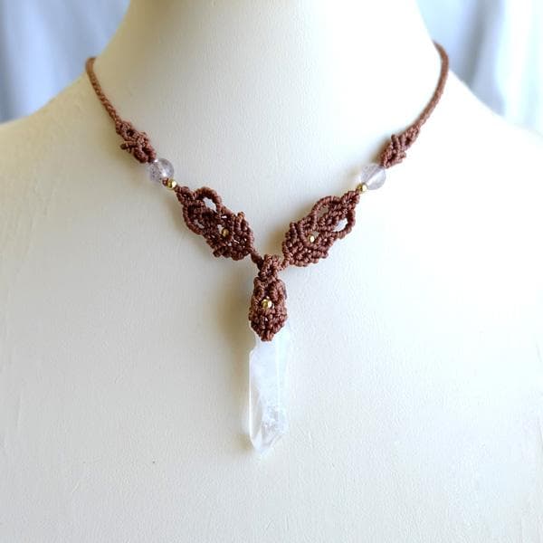 水晶ポイント・ヒマラヤローズクォーツ　マクラメ編みネックレスチョーカー 3669