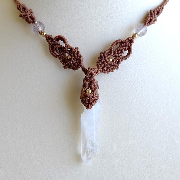 水晶ポイント・ヒマラヤローズクォーツ　マクラメ編みネックレスチョーカー 3669