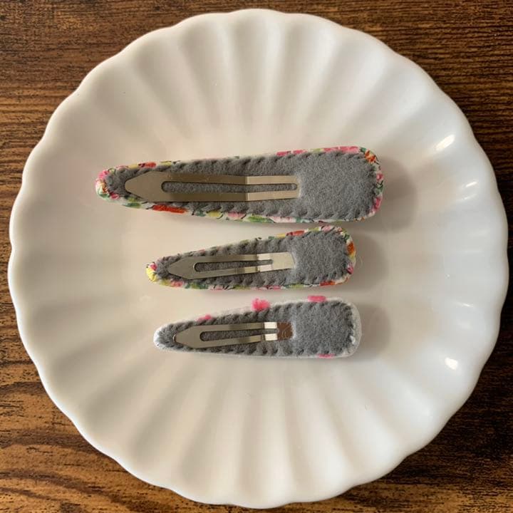 【75】リバティプリント使用　ハンドメイド　パッチンピン　ヘアピン　3個セット