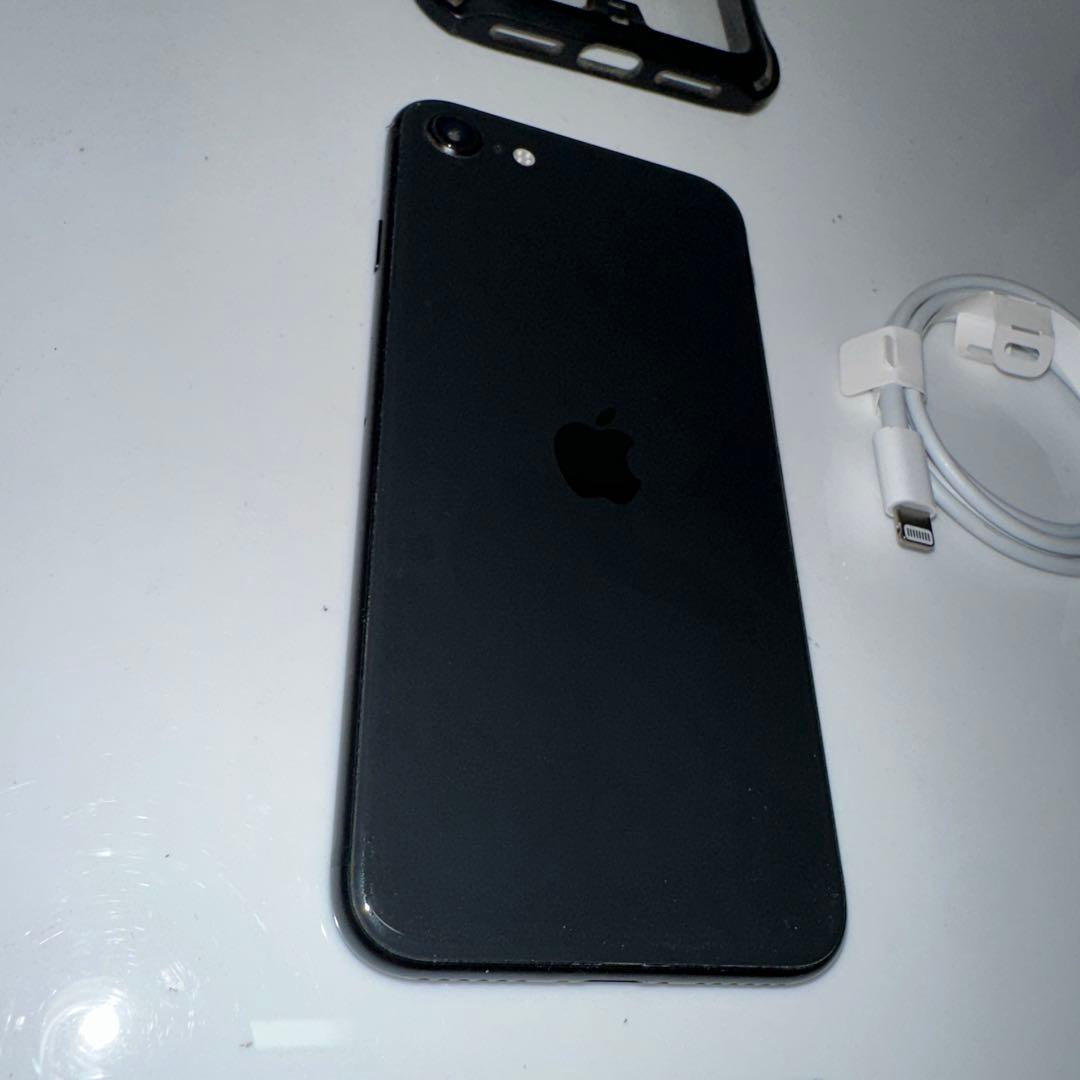 み*る様 iPhone SE 64GB 第2世代 ブラック