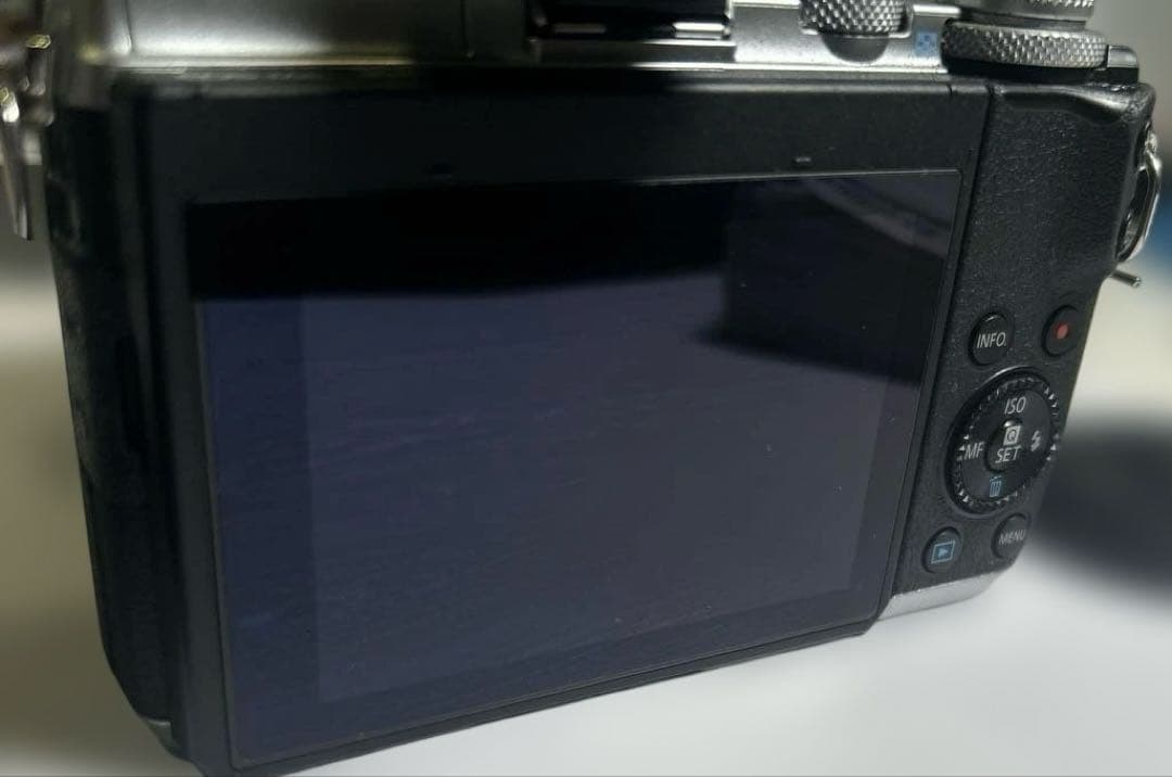 Canon EOS M6 EVF-DC2付 レンズキット 純正バッテリー2個