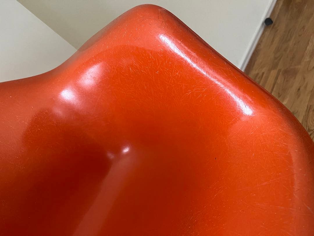 イームズ　アームシェル　エッフェルベース　ハーマンミラー