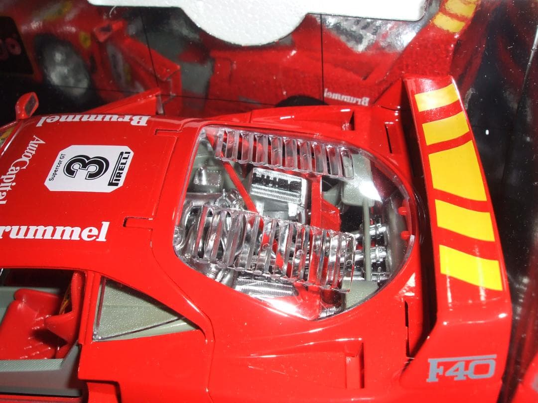 難あり　フェラーリ　F４０　＃３　レーシングカー　１／１８