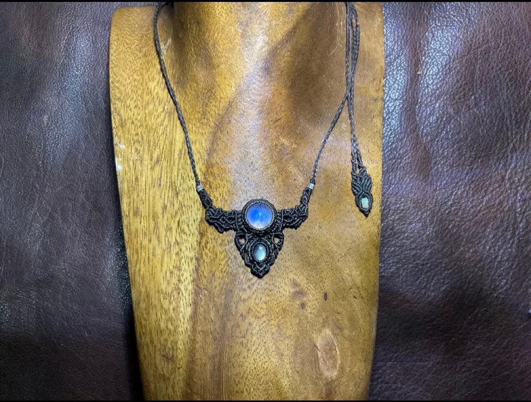 レインボームーンストーン×ラブラドライト　マイクロマクラメネックレス