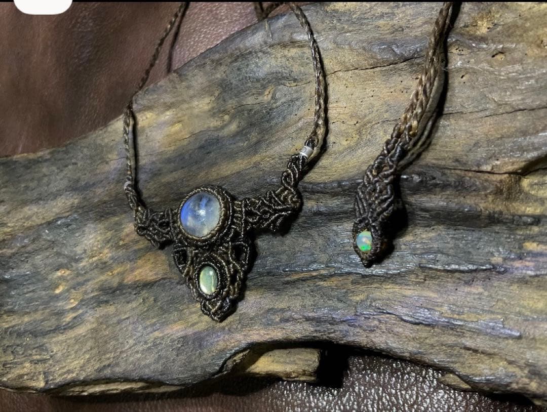 レインボームーンストーン×ラブラドライト　マイクロマクラメネックレス