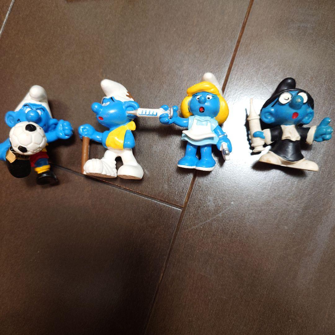 スマーフ12体　ケース入り