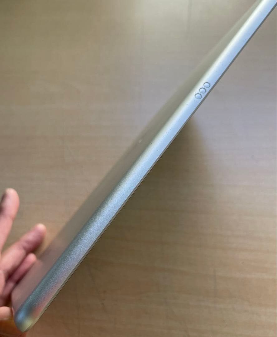 iPad 第9世代　A2602　Wi-Fiモデル　シルバー　64GB ジャンク品
