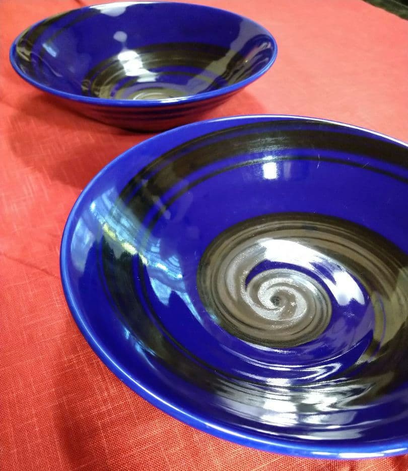 ♥豪華で、素敵な演出♥有田焼♥【青海流・黒白刷毛コバルトブール渦巻丼皿】新品２皿