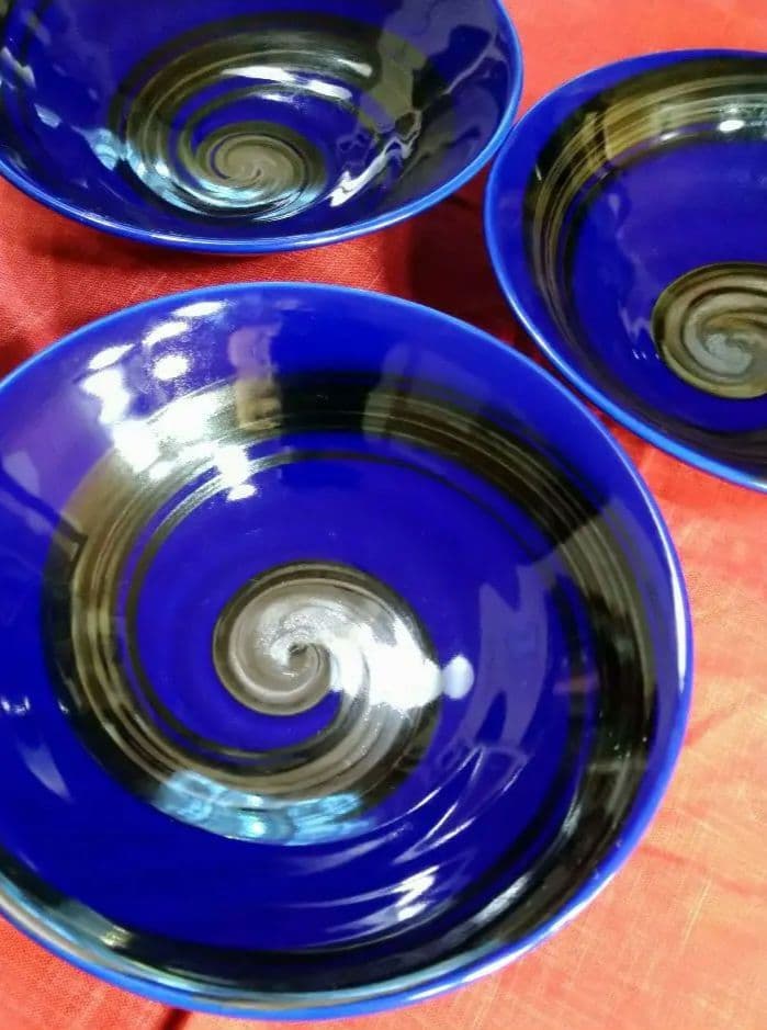 ♥豪華で、素敵な演出♥有田焼♥【青海流・黒白刷毛コバルトブール渦巻丼皿】新品２皿