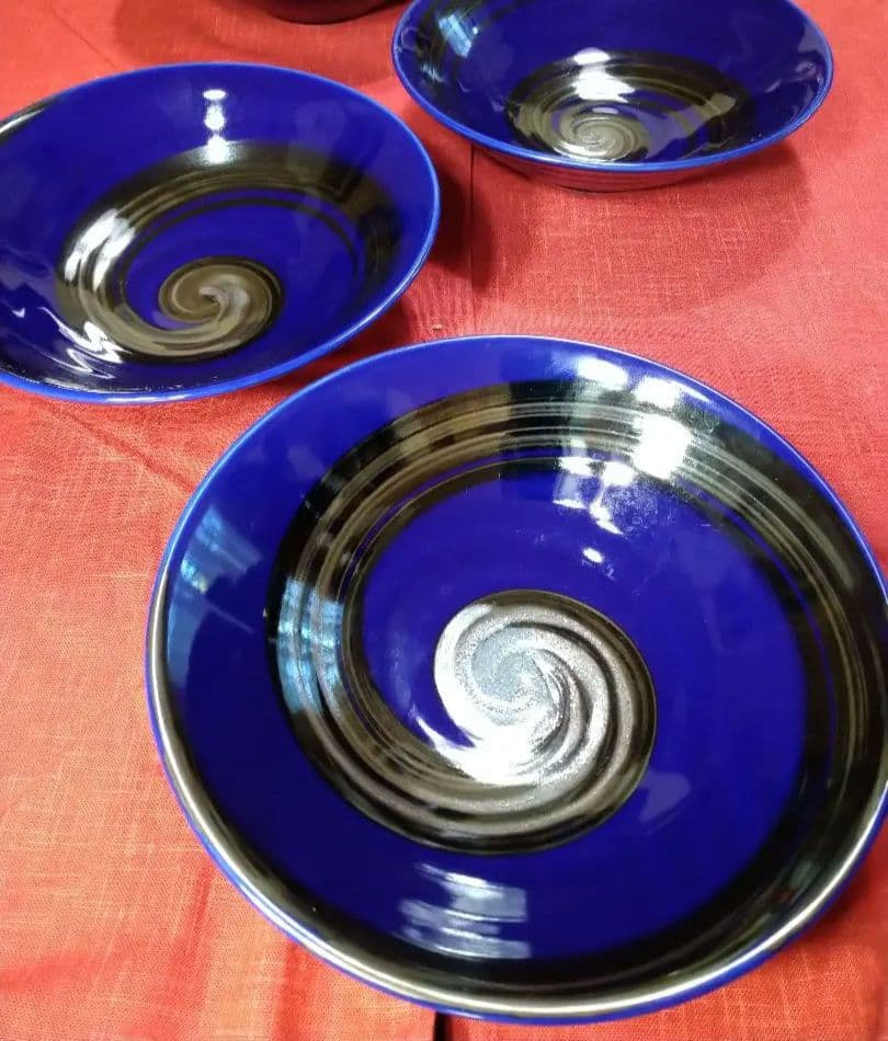 ♥豪華で、素敵な演出♥有田焼♥【青海流・黒白刷毛コバルトブール渦巻丼皿】新品２皿