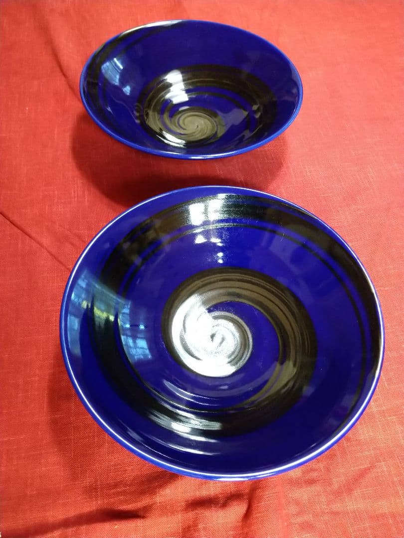 ♥豪華で、素敵な演出♥有田焼♥【青海流・黒白刷毛コバルトブール渦巻丼皿】新品２皿