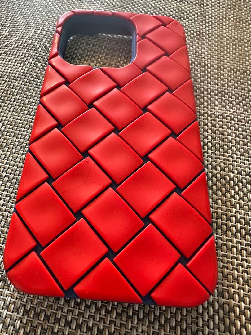 BOTTEGA VENETA iPhone14pro 15pro ケースレッド