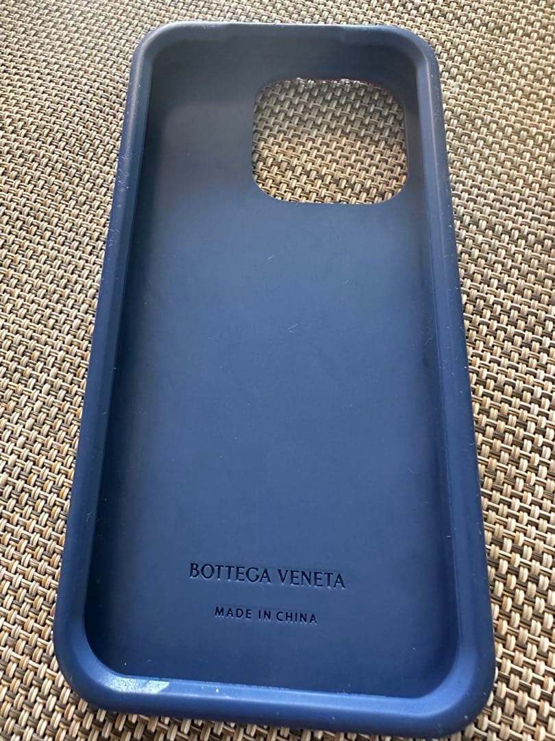 BOTTEGA VENETA iPhone14pro 15pro ケースレッド