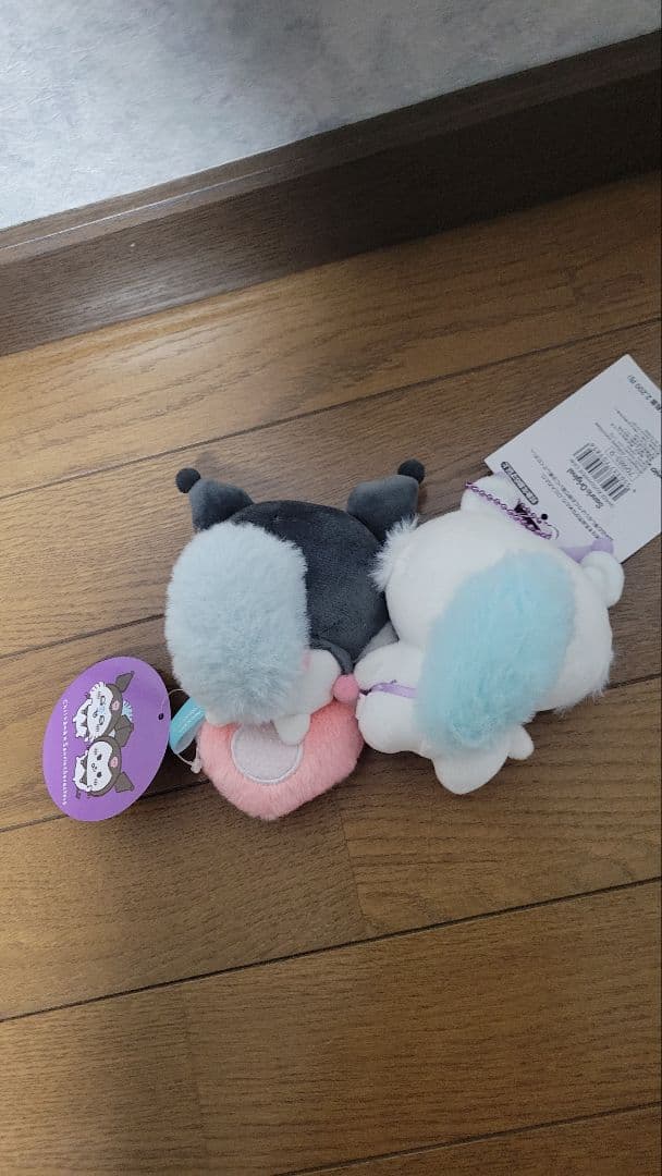 ちいかわ サンリオ デスクトップから見守るひっかけぬいぐるみ モモンガ クロミ