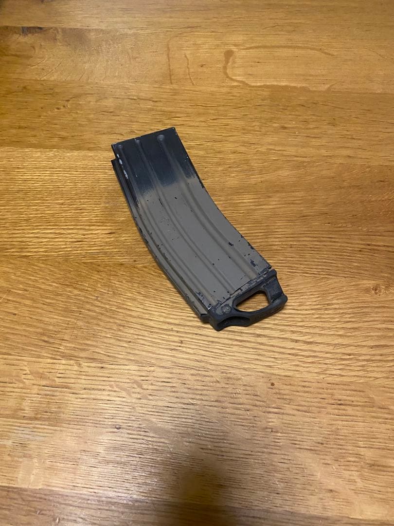 東京マルイ次世代電動ガン　M4系ノーマルマガジン　カスタムバンパー付き