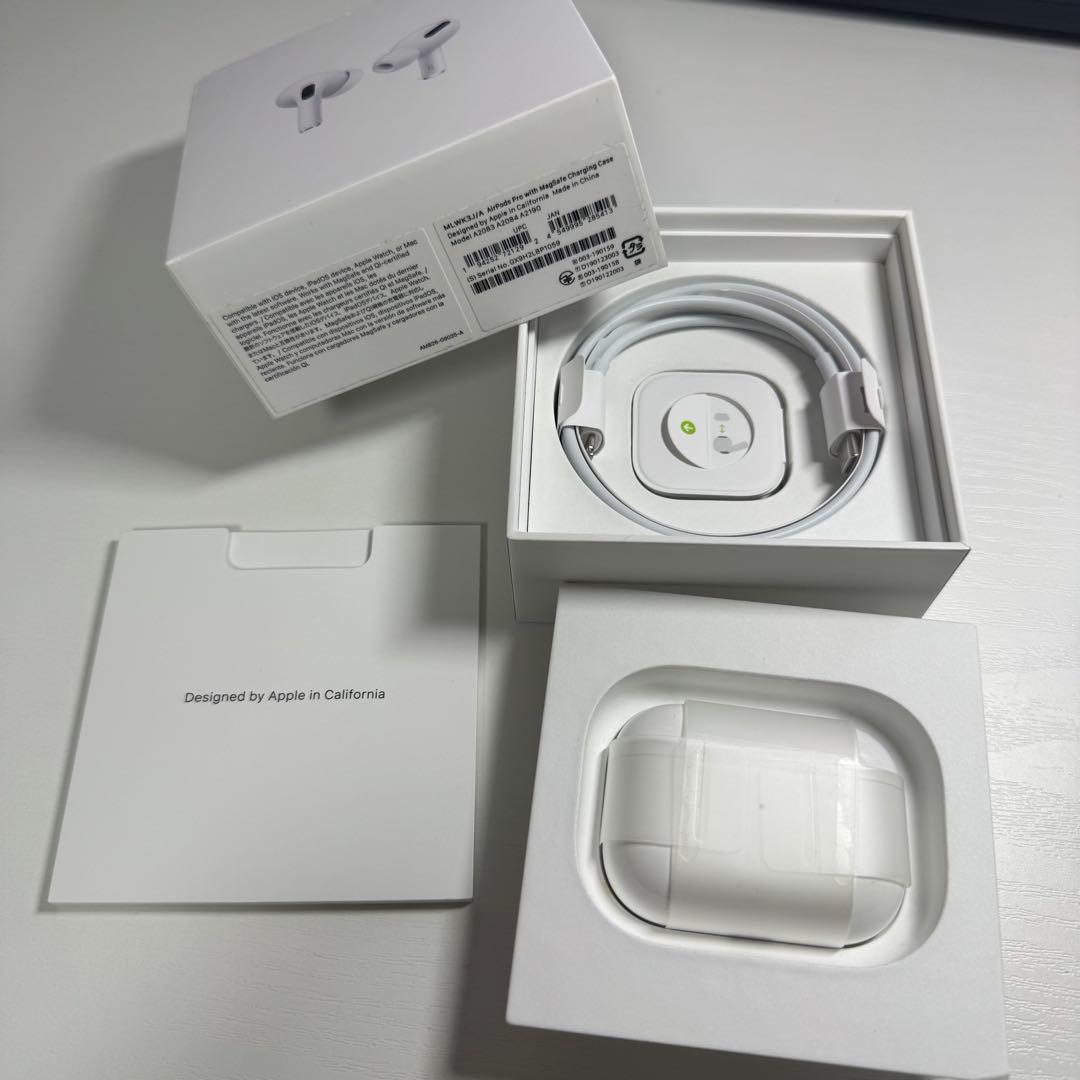 イヤホン Airpods Pro with Magsafe Charging Case