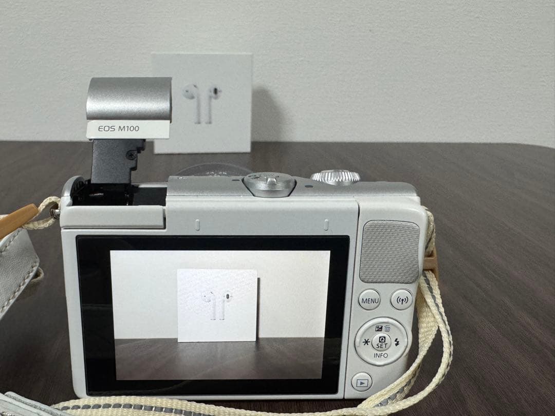 中森様用キャノン Canon EOS M100 ダブルズームキット ホワイト