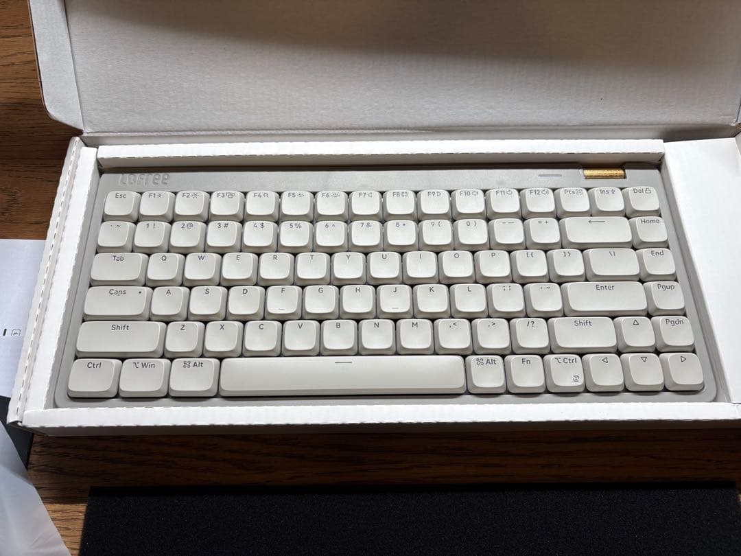 Flow Lite 84キーロープロファイルメカニカルキーボード