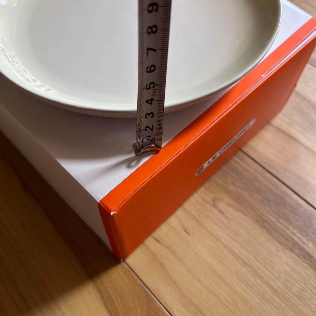 新品未使用・ルクルーゼ・プレート22㌢
