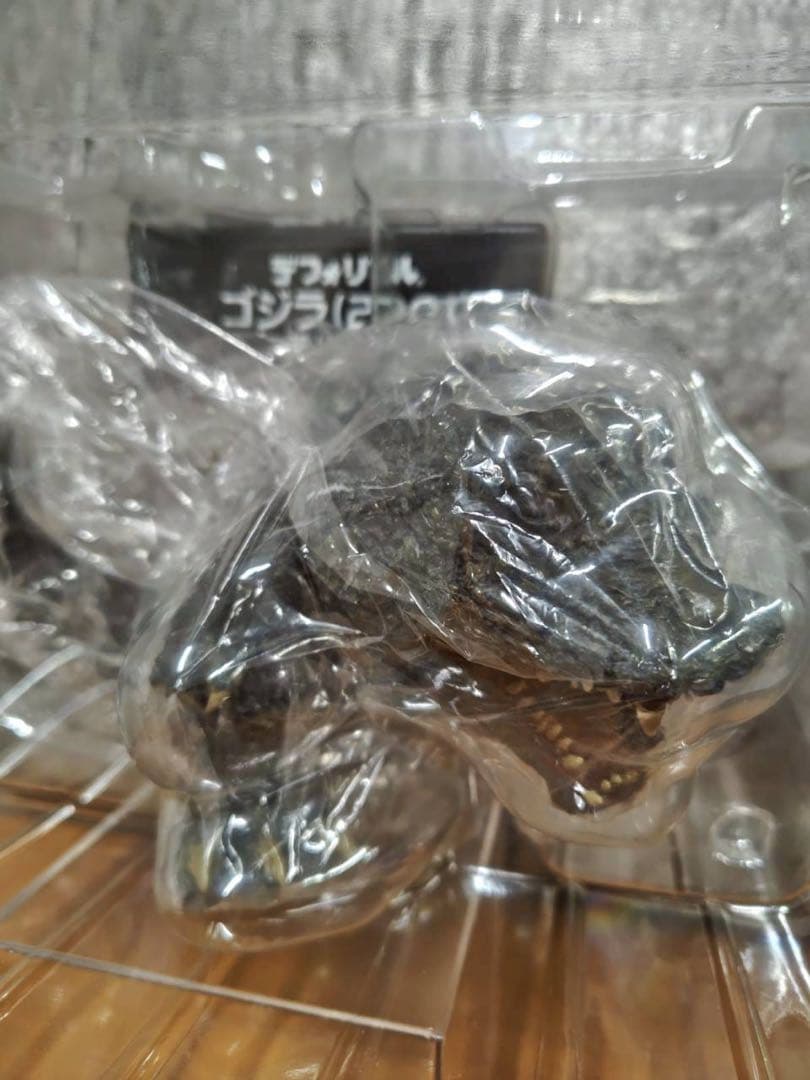 デフォリアル　ゴジラ（２００１）開封品　発光Ver