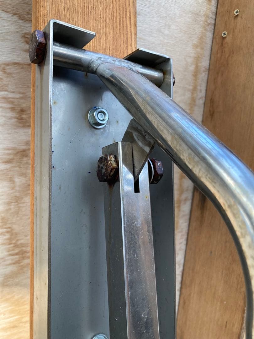 陶芸粘土押出機　壁取り付け　ハンドル付きステンレススチール押し出し機　4層モード