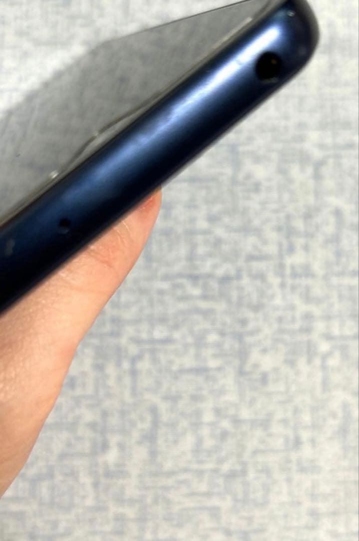 docomo arrows F-51B ネイビー　スマホ本体