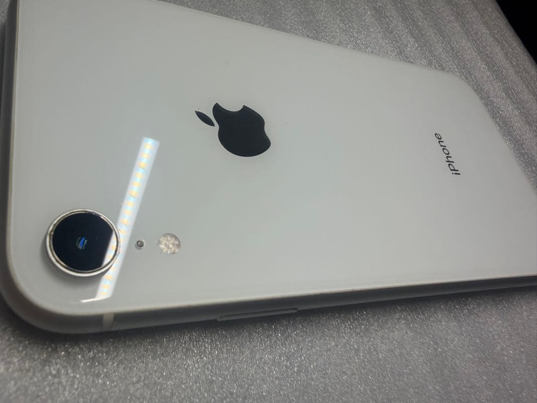 Apple iPhone XR ホワイト 64GB 本体【値下げ】