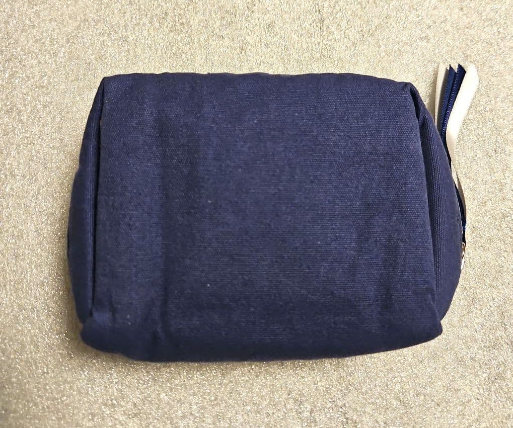 マホロア　スクエアポーチ