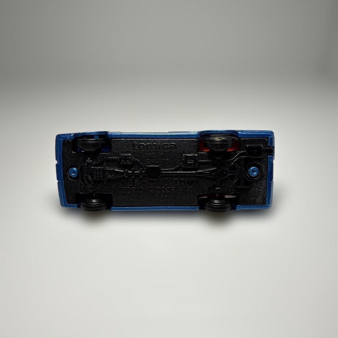 日本製トミカ NO.13 セドリック4ドアHT ヨーロッパ輸出、入手難易度C