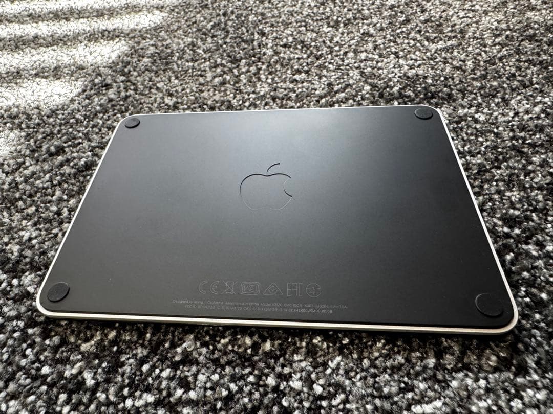 Magic Trackpad（USB-C） ブラック［MXKA3ZA/A］
