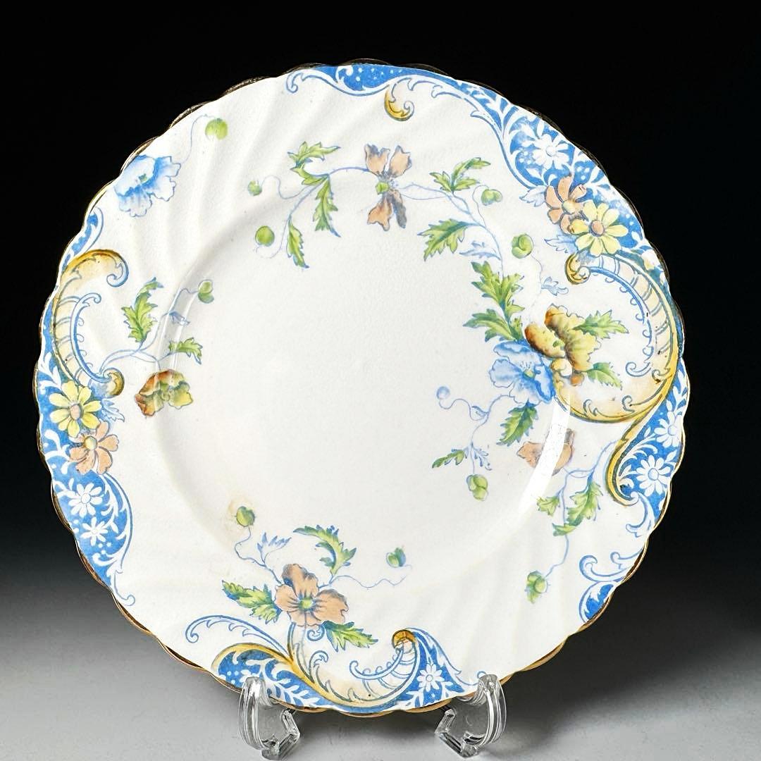 100年のアンティーク■ 英国 エインズレイ 金彩 ガーランド装飾 トリオ