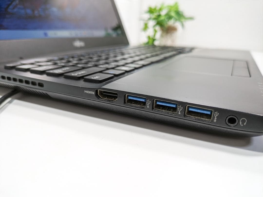 Windows11ノートパソコン✨オフィス付き✨富士通　爆速SSD　Wi-Fi