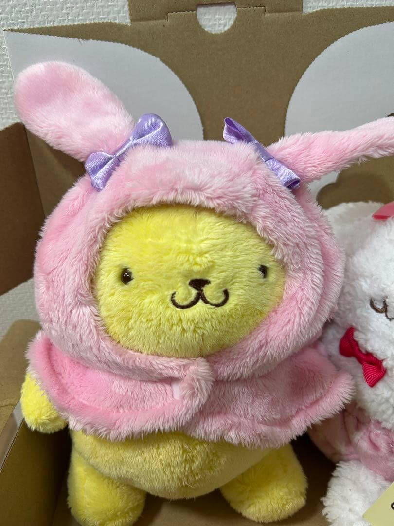 ポーズがとれるポムポムプリン　お洋服セット　マカロンぬいぐるみつき　サンリオ