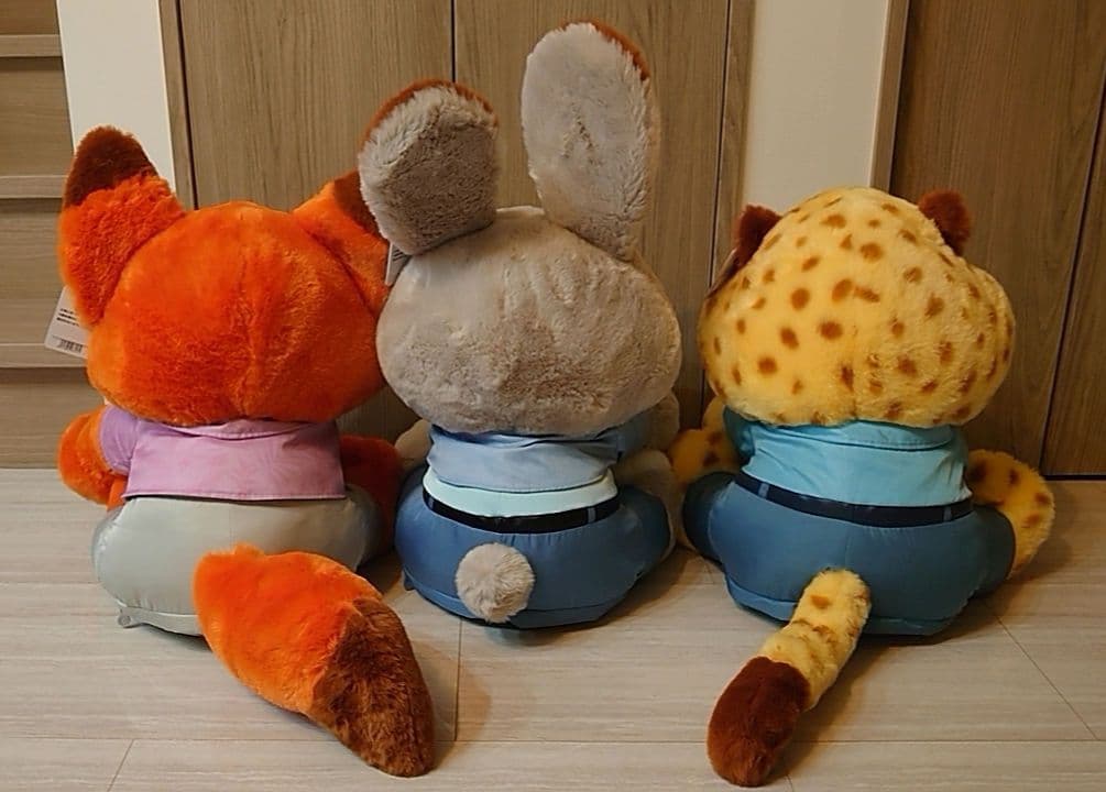 ズートピア2 特大ぬいぐるみ　ディズニー　コストコ　ブランケット付き 3体セット